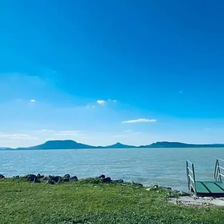 Süllő Utcai Vízparti és Panorámás! On The Waterfront&with Balaton Panorama! Apartamento Fonyód