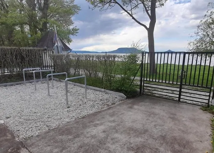 Suello Utcai Vizparti Es Panoramas! On The Waterfront And With Balaton Panorama! Διαμέρισμα Fonyód