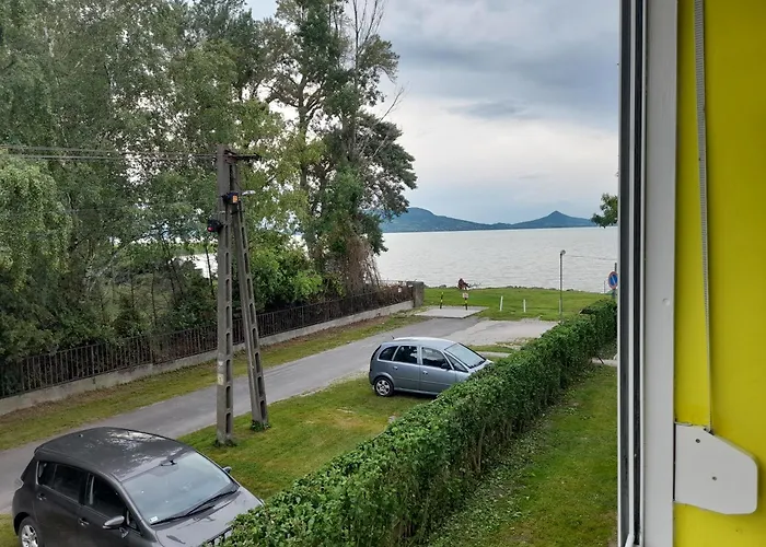Süllő Utcai Vízparti és Panorámás! On The Waterfront&with Balaton Panorama! Appartement