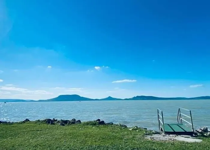 Suello Utcai Vizparti Es Panoramas! On The Waterfront And With Balaton Panorama! Διαμέρισμα Fonyód